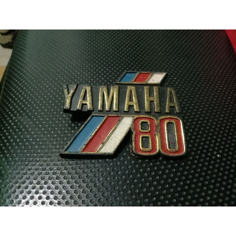 Emblem Logo Sayap Yamaha V80 Original