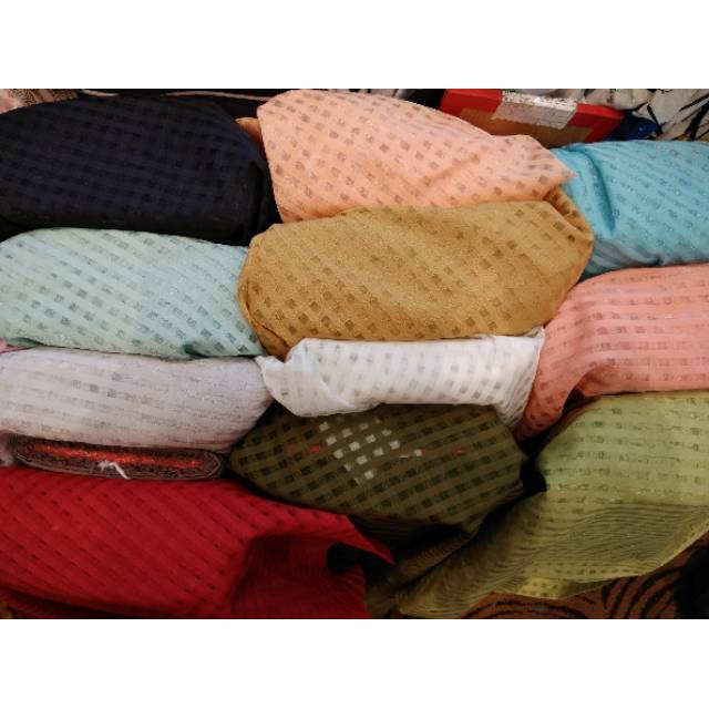 KAIN ORGANZA KOTAK KECIL