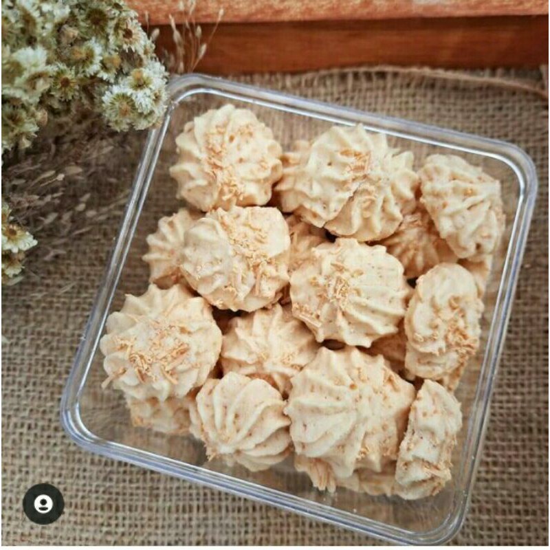 

Kue sagu keju