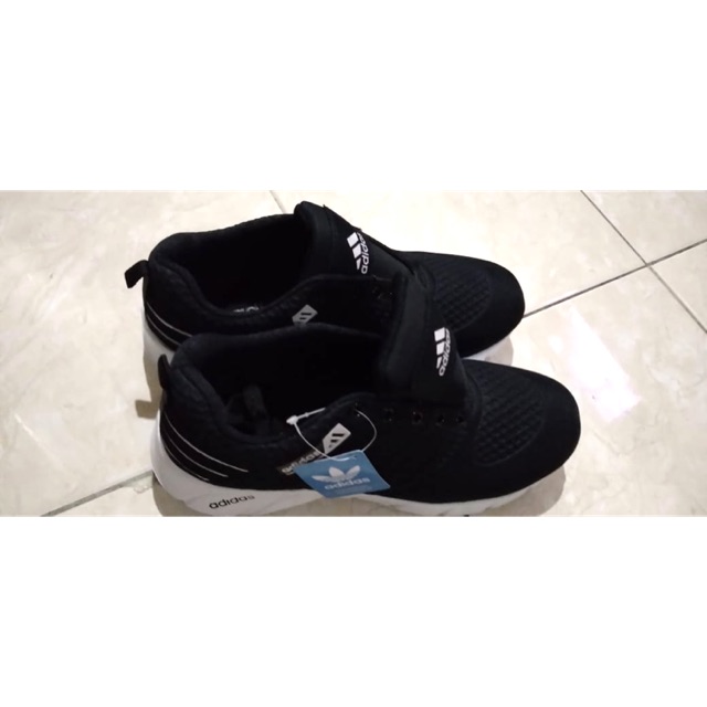 Sepatu Adidas Hitam Size 40