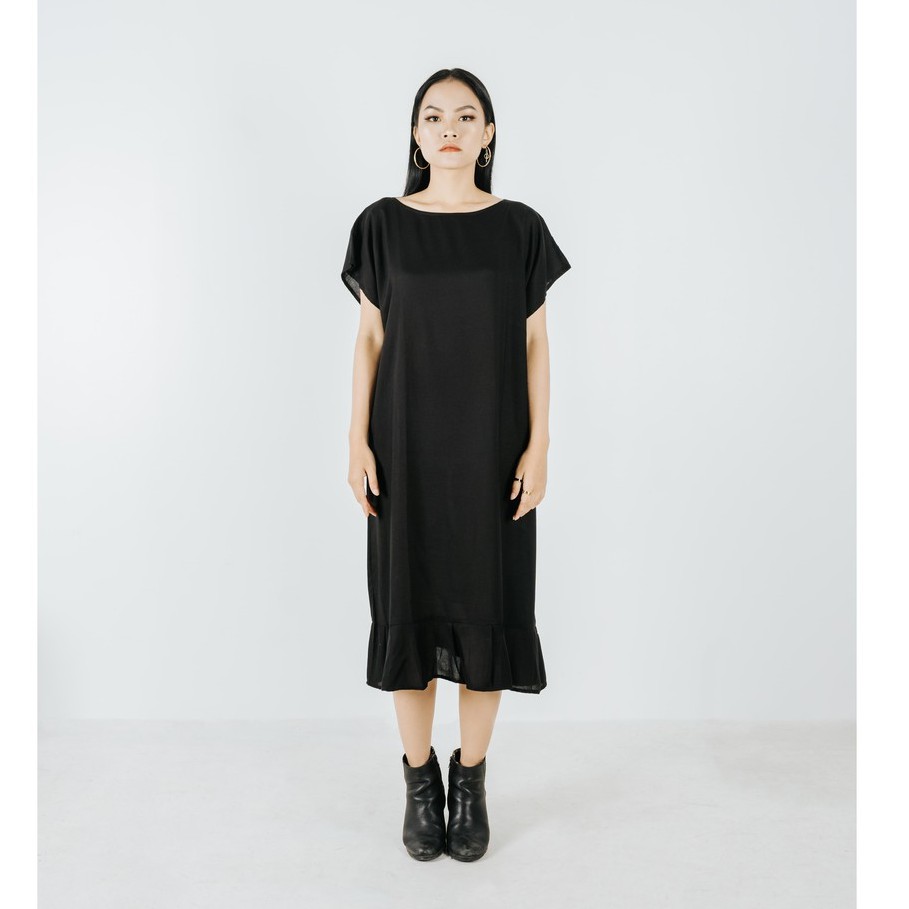 black basic dress