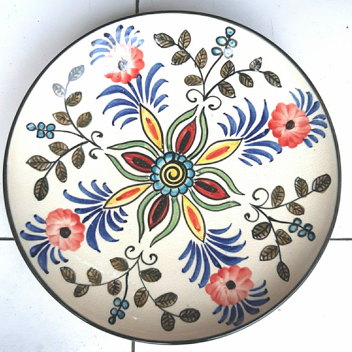 Homedecorbandung_Megaputeri | Barang Antik  | Piring Hiasan Dinding Satuan2 Diameter 40Cm| Bisa Baya