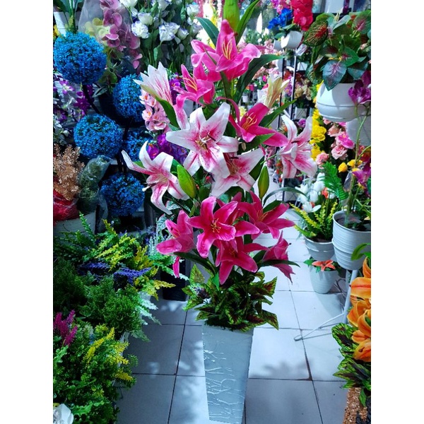 Bunga lily latex - bunga sudut