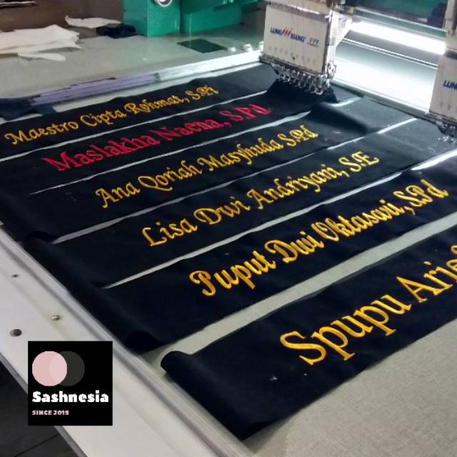 SELEMPANG WISUDA BLUDRU (BLUDRU BORDIR POLOS)  | SASH WISUDA | Kado Wisuda