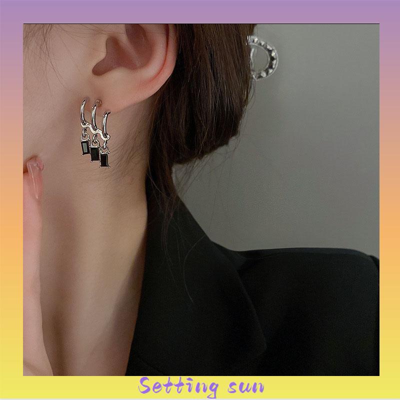 Anting Pejantan Zirkon Gelap Wanita Manis Keren Gaya Niche Design Personality Earrings TN