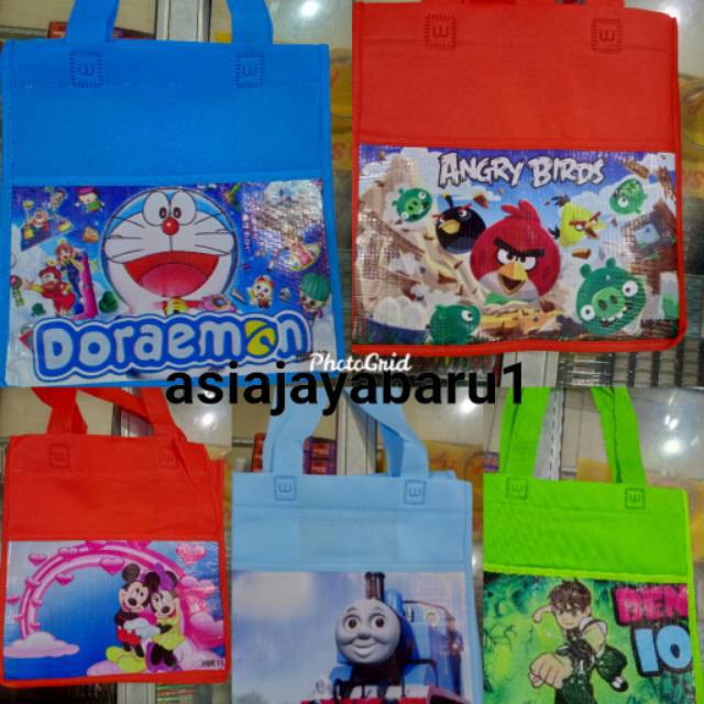 

GOODIE BAG Kartun 25x25x15 - Handle Tali Karakter