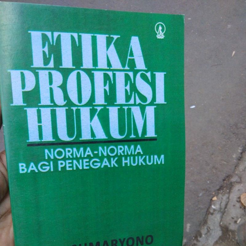 

etika profesi hukum kar e sumaryono