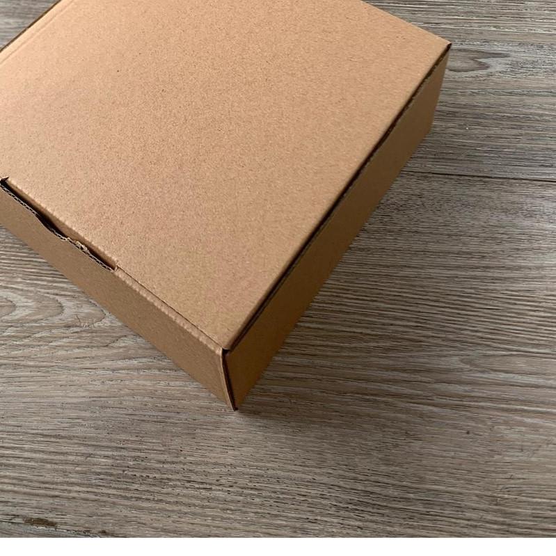 

⅍ (10pcs) Kardus 18 x 18 x 7 cm....Die Cut kotak Kue, snack -aksesoris-dll model box pizza ♡