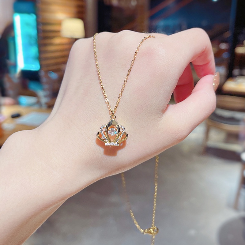 Kalung Liontin Berlian Penuh Bahan Titanium Steel 18K Warna Rose Gold Untuk Wanita