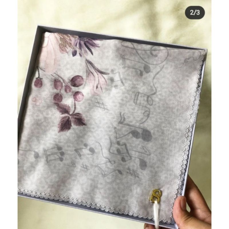 New Buttonscarves Nada Series Dis