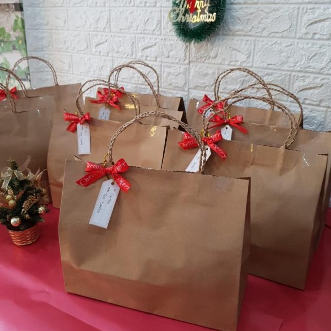 

♦ PAPER BAG POLOS TALI KRAFT ( 31 X 13 X 25) ➧