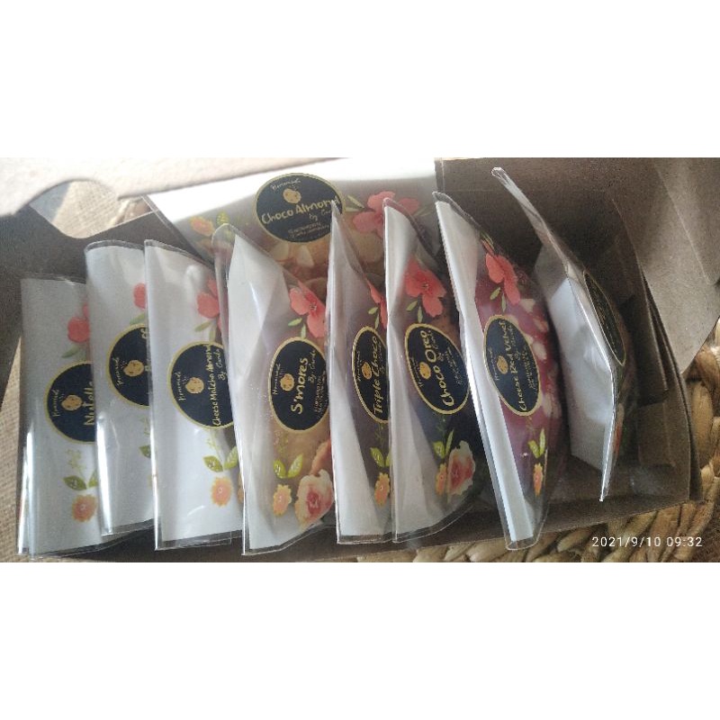 

box of 10 soft cookies