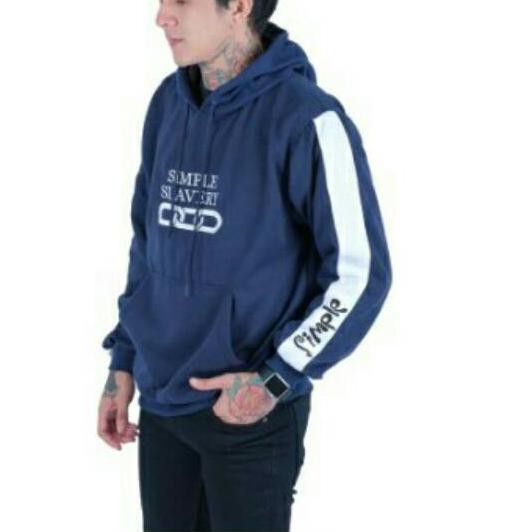 sweater atau hoodie