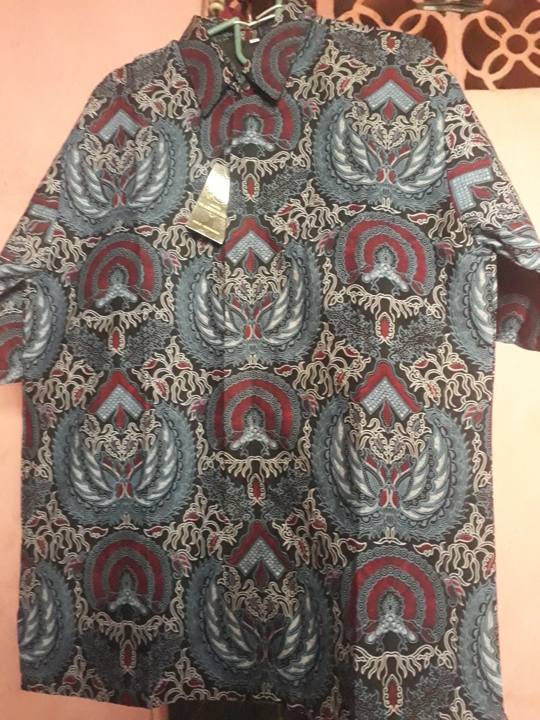 Kemeja Batik Pria Asli Solo Full Furing Lengan Pendek Katun Halus Motif Gondrowaru Abang Merah