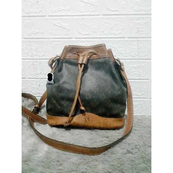 Tas serut Renoir ala lv cantik serut kulit asli kondsi 80%.