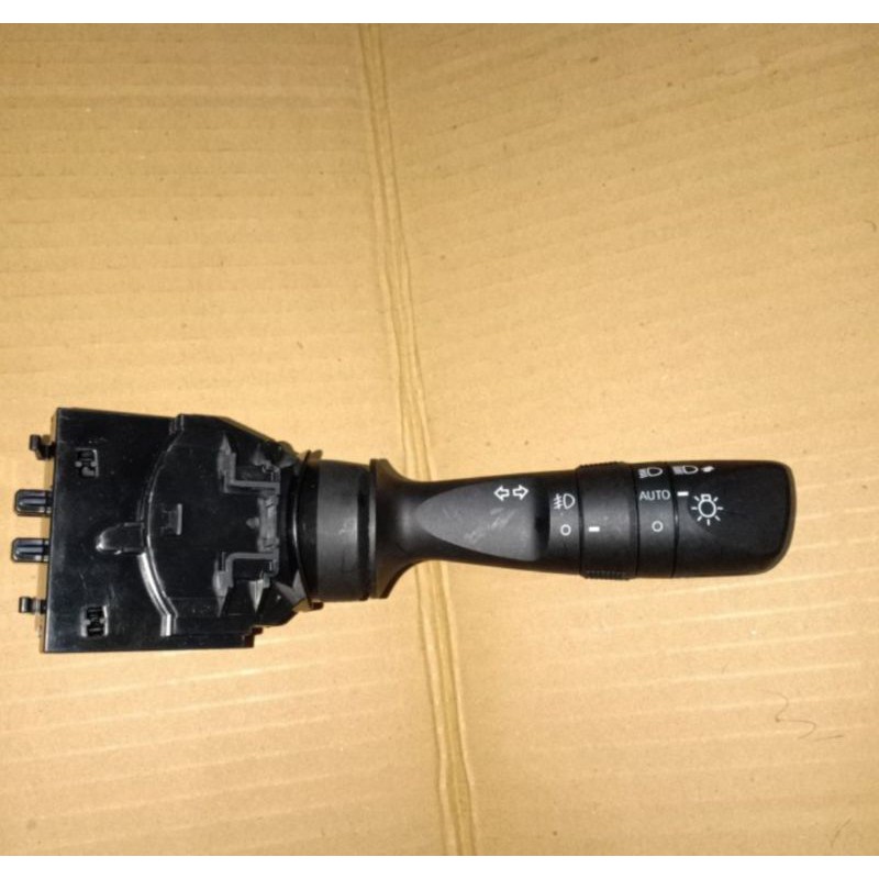 saklar lampu Avanza Xenia 2019
