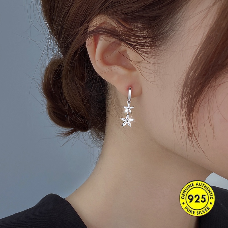Anting Klip Desain Bunga Aksen Berlian Bahan S925 Silver Gaya Korea Untuk Wanita