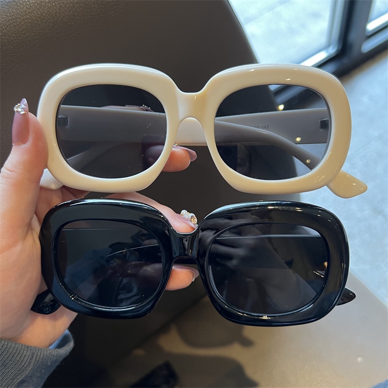 Kacamata Bentuk Oval Gaya Retro Korea Untuk Wanita