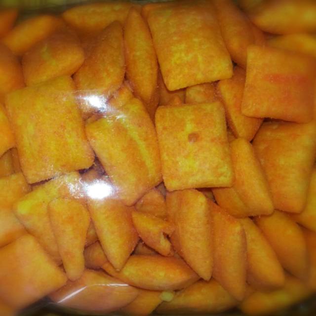 

Snack Bantal Keju 250 gram 1/5 kg Kiloan Cemilan Enak Murah Oleh oleh Tasikmalaya
