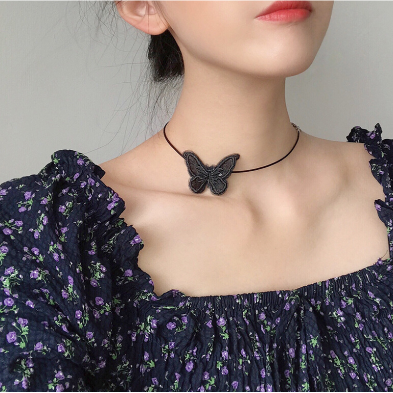 Kalung Rantai Clavicle Pendek Wanita Hias Kupukupu Untuk Musim Semipanas
