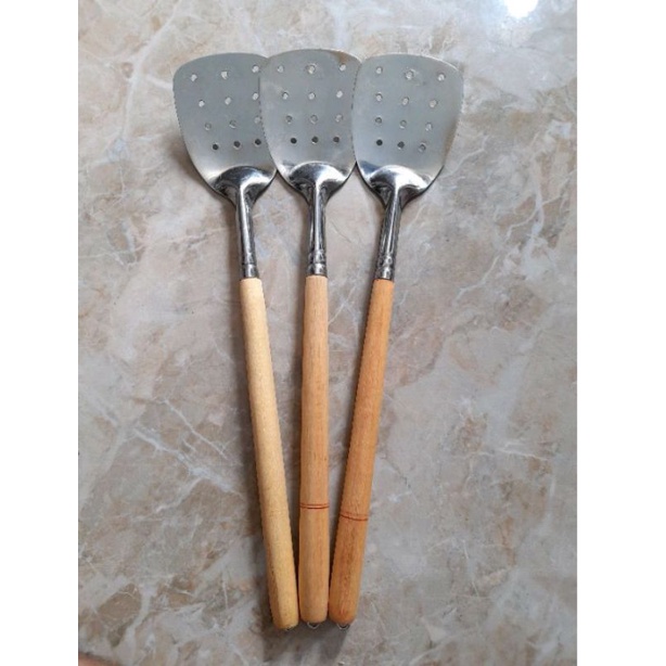 Sutil Gagagng Kayu / Spatula Lubang