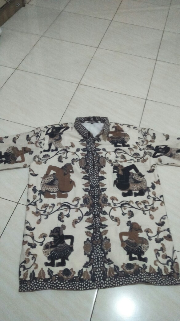 Kemeja Batik Pria Lengan Panjang Slimfit Premium Motif Wayang Warna Putih Tulang 724735 Cap 72