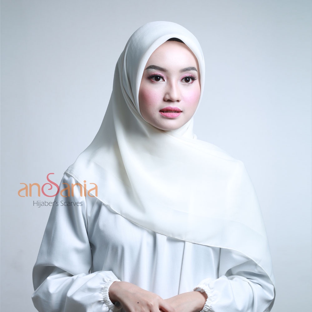 Ansania - Hijab Bella Square Ansania Kerudung Segi Empat Polos Seri Warna A / Xtra - Jilbab Pollycotton Premium Kerudung Segi Empat Hijab-Cream / xtra