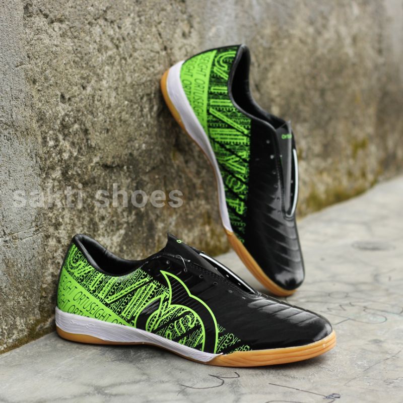 SEPATU JUMBO SIZE