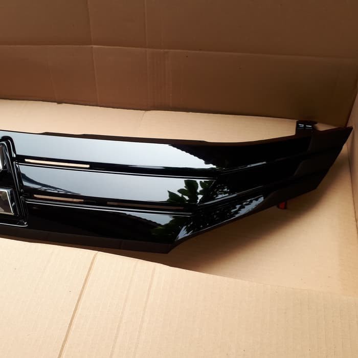 Grill Hitam Asli Mitsubishi Xpander - 7450B039 7450B427