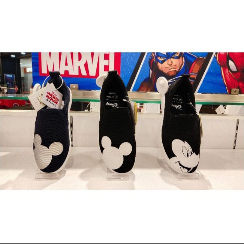 sepatu sneakers Disney x Nevada 100% original