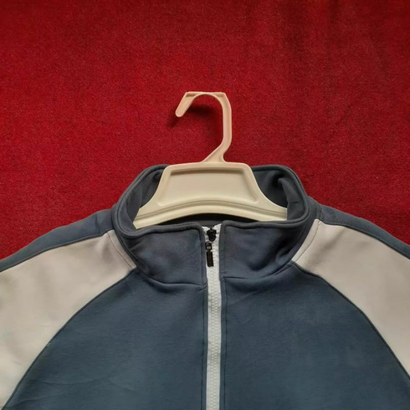 Jaket Tracktop Running Second Thrift