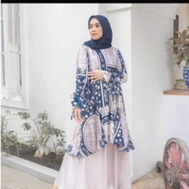 Lalita tunik wearing klamby
