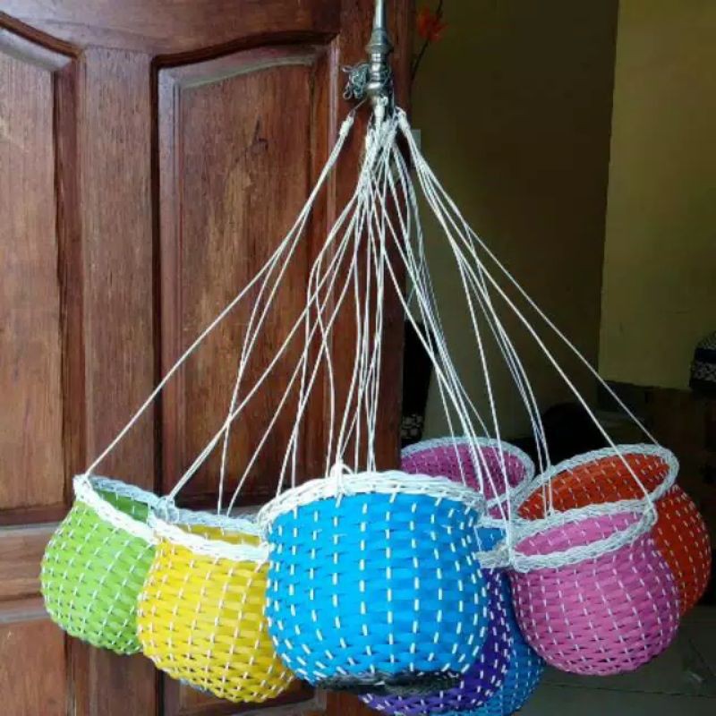 Pot Gantung Rotan Sintetis Aneka Warna - Pot Gantung