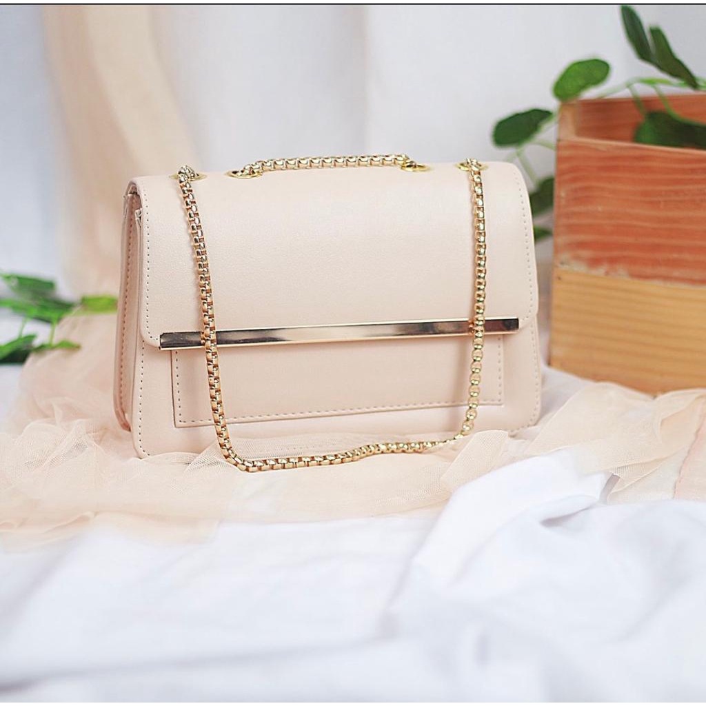 Tas Selempang Kulit Wanita Plat Besi Jolly Bag Tas Fashion Korea