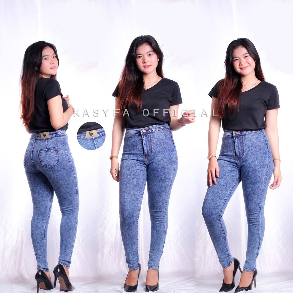 HIGHWAIST JEANS SNOW // CELANA HIGHWAIST SNOW JEANS