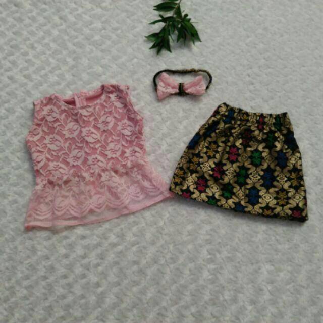 Atasan peplum brokat anak