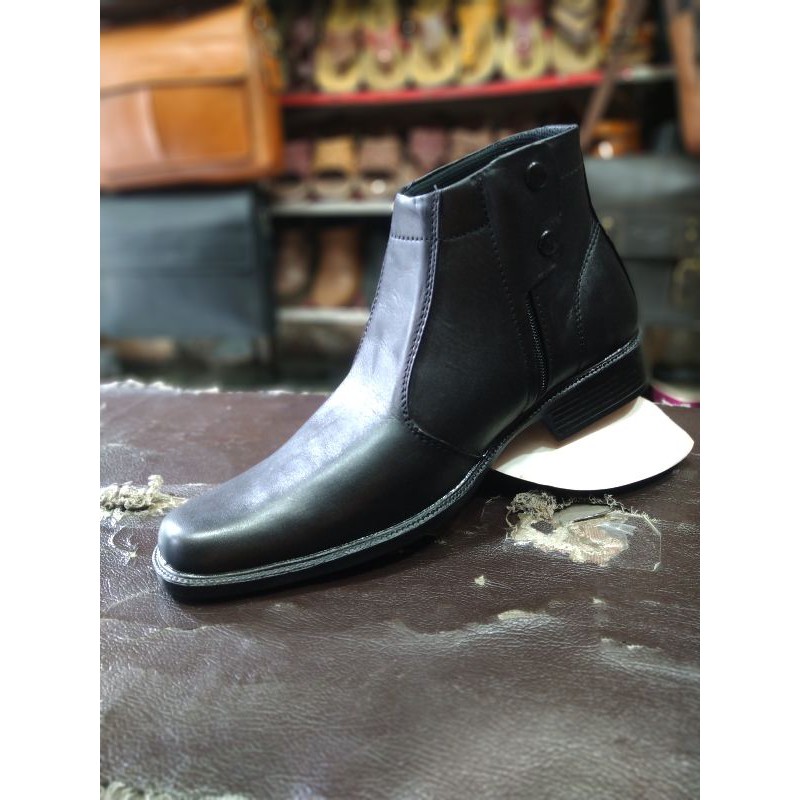 PantofelTinggiPriaKulit