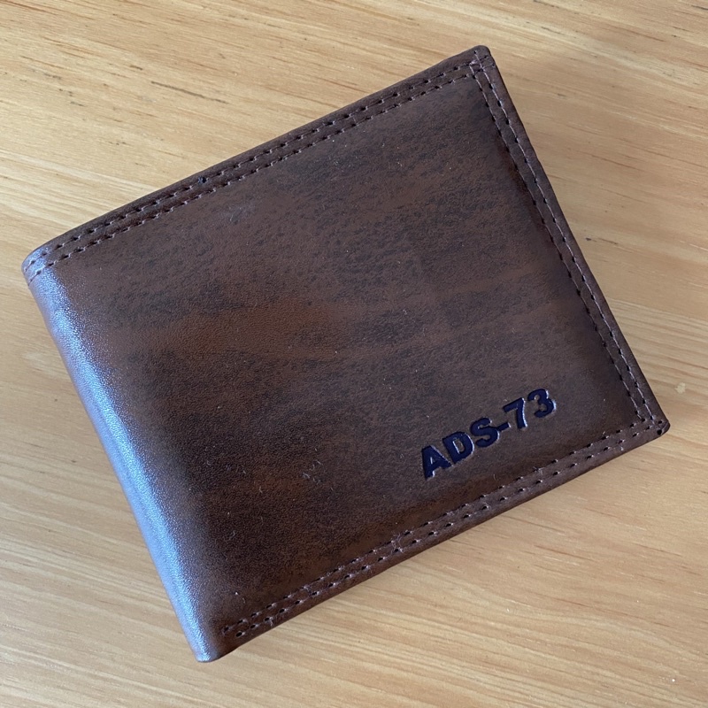 DOMPET PRIA TERLARIS BAHAN DIJAMIN TAHAN LAMA BAHAN SYNTETIS-ADS-73 CT KILAP