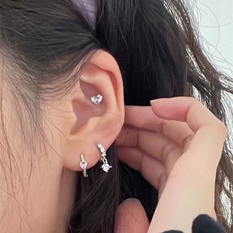 Anting Bentuk Hati Warna Pink Aksen Berlian Untuk Wanita