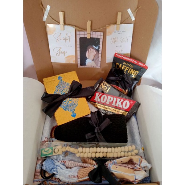 

Hampers Gift Box perlengkapan sholat cowok ulang tahun anniversary graduation kado buat cowok