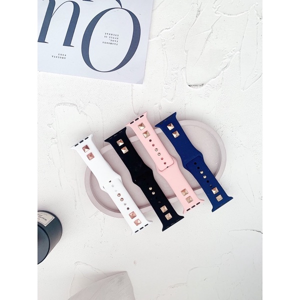 STRAP STUDE  ( IWO / APPLE WATCH / IWATCH) ( strap saja belum termasuk jam tanhan )