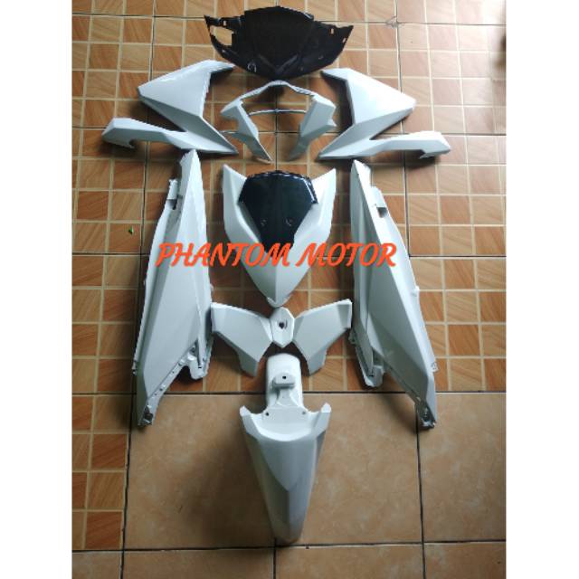 COVER BODY HALUS VARIO 125 150 LED 2015-2017 PUTIH