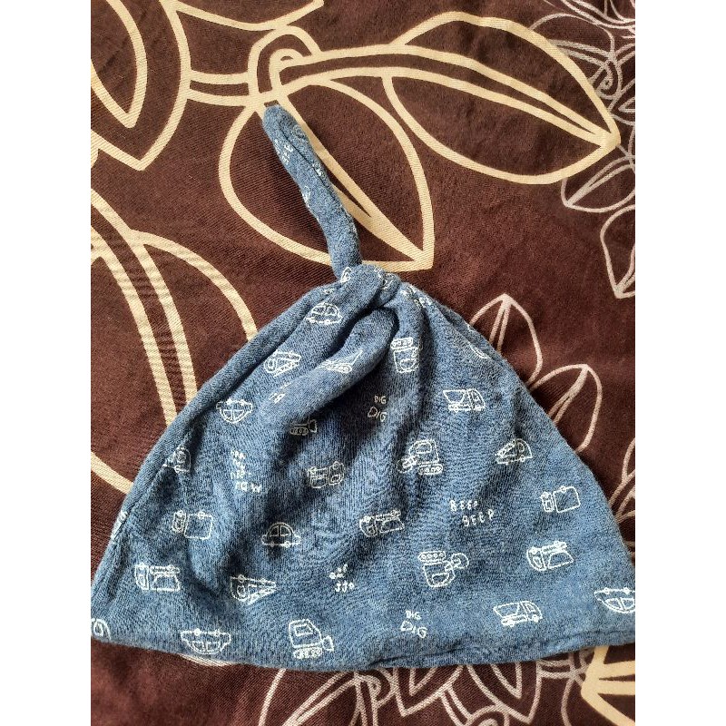 PRELOVED Topi Kupluk Bayi Mothecare Usia 6-12 bulan