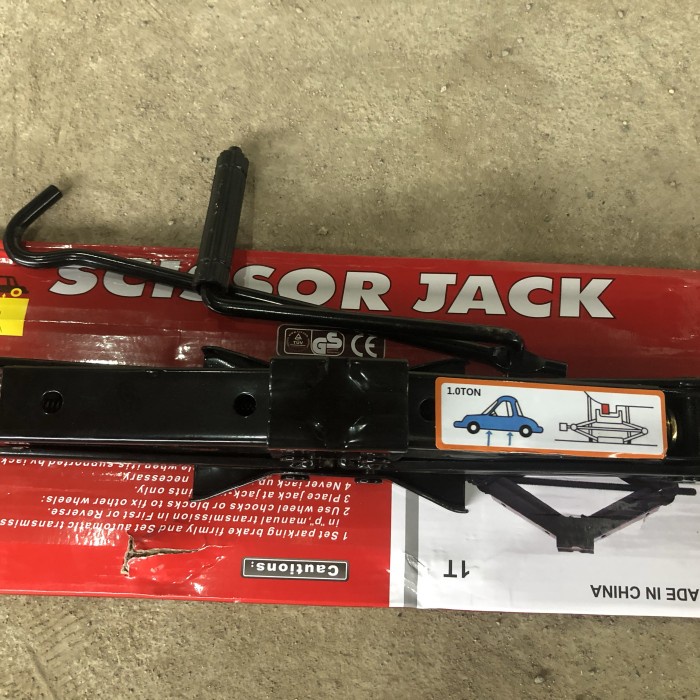 dongkrak mobil + kunci roda