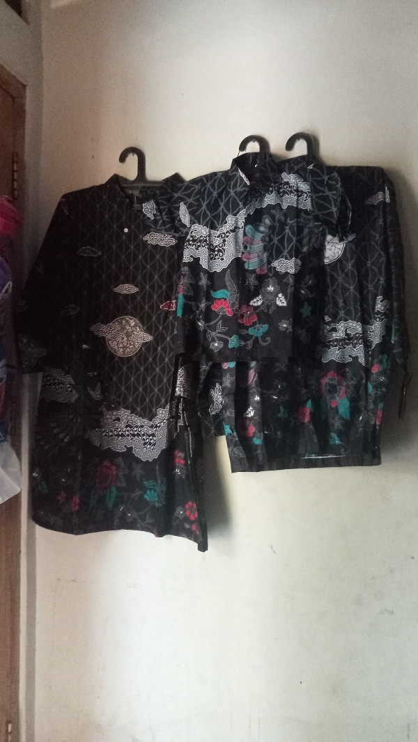 Promo Batik Couple Keluarga Sarimbit Sania Ruffle Batik Ori Ndoro Jowi Motif Mega Awan Abu