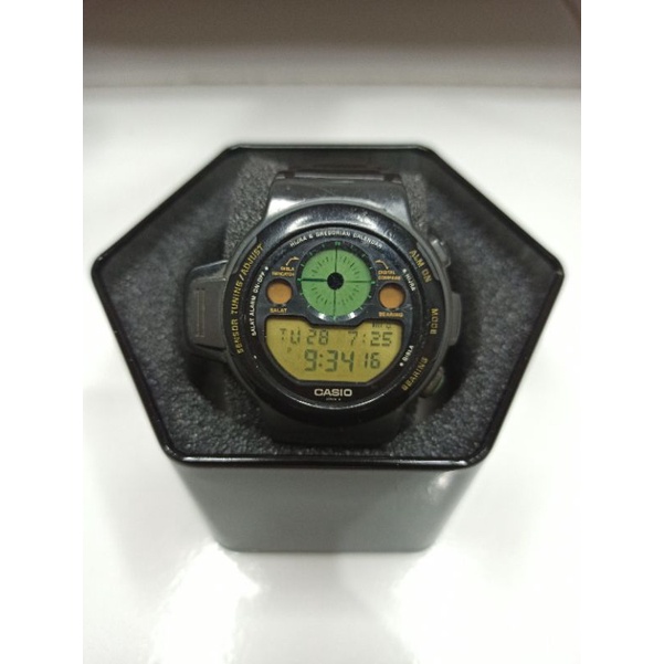 CASIO CPW 310 PRAYER COMPAS VINTAGE