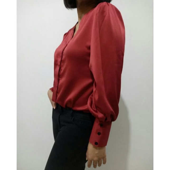 Blus Merah Maroon Wanita Puffy Sleeve Blouse by WOLFSBANE