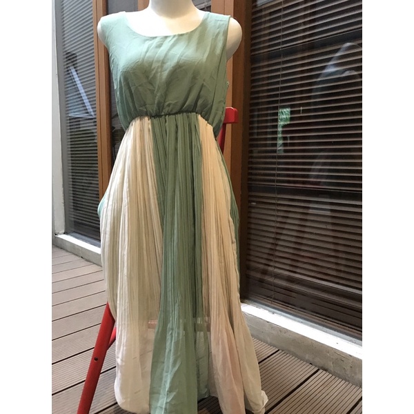Dress pesta hijau pastel