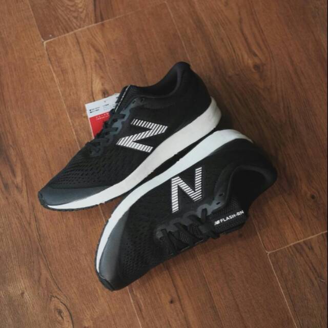 NEW BALANCE RUNNING FLASH RN | Shopee Indonesia NEW BALANCE RUNNING FLASH RN | Shopee Indonesia