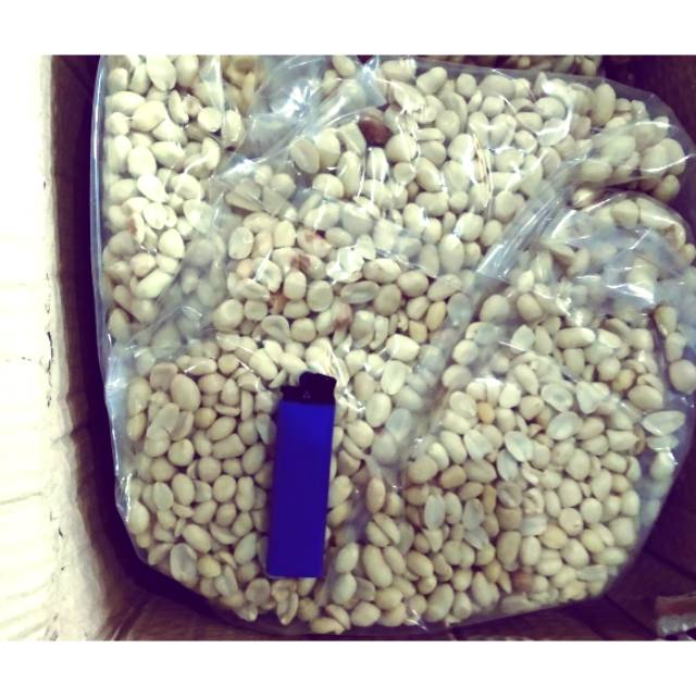 Kacang tanah kupas besar